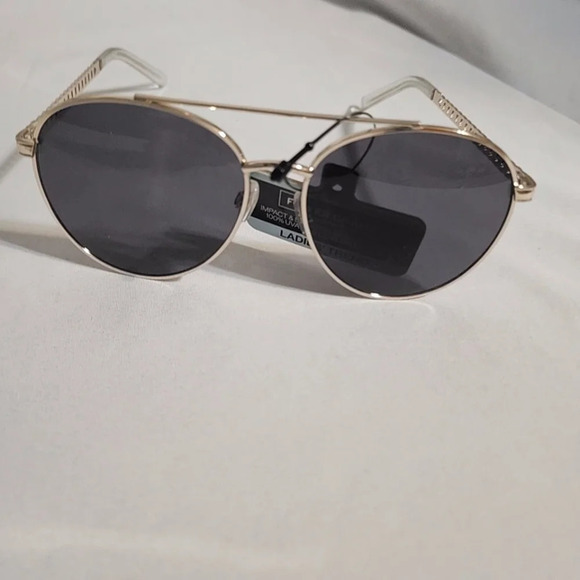 Accessories - Foster Grant - NWT - Aviator Sunglasses